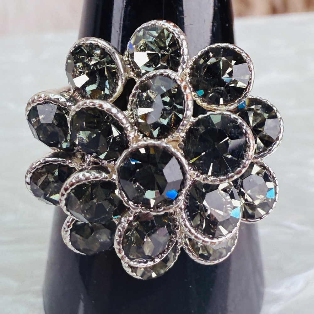 Silvertone Super Bling Statement Ring Size 8 1/2 - image 5